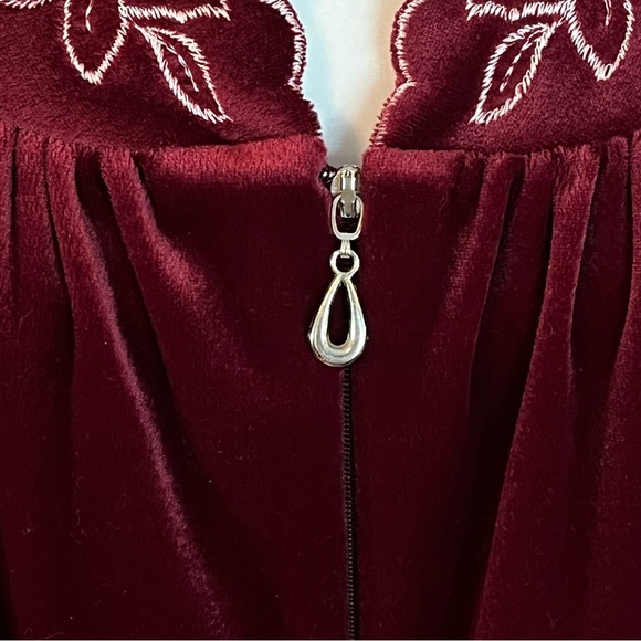 1980s Vintage Women's Half Zip Plush Burgundy Velour Robe L House Dress - Picture 4 of 11